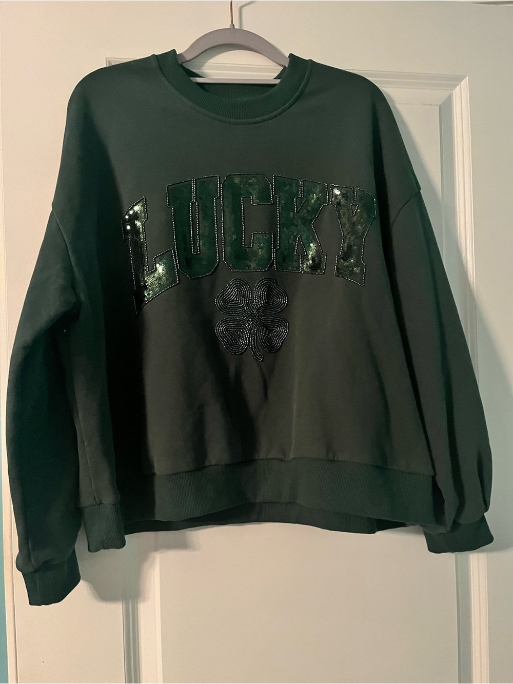 QUEEN OF SPARKLES Dark Green Sequin 'LUCKY' Crewneck